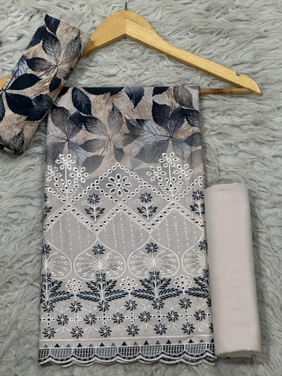 Bint-e-Naaz Orignal 2-Piece Lawn | Chicken Kari Daman