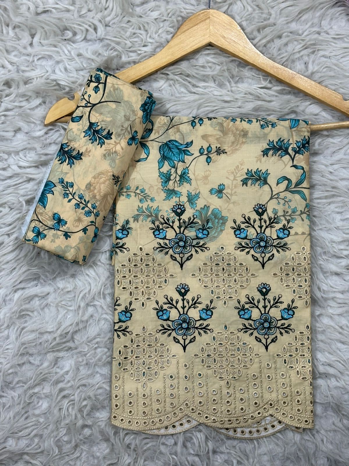 Bint-e-Naaz Orignal 2-Piece Lawn | Chicken Kari Daman