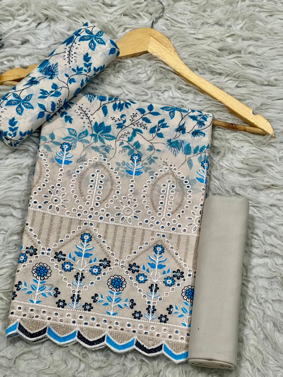 Bint-e-Naaz Orignal 2-Piece Lawn | Chicken Kari Daman