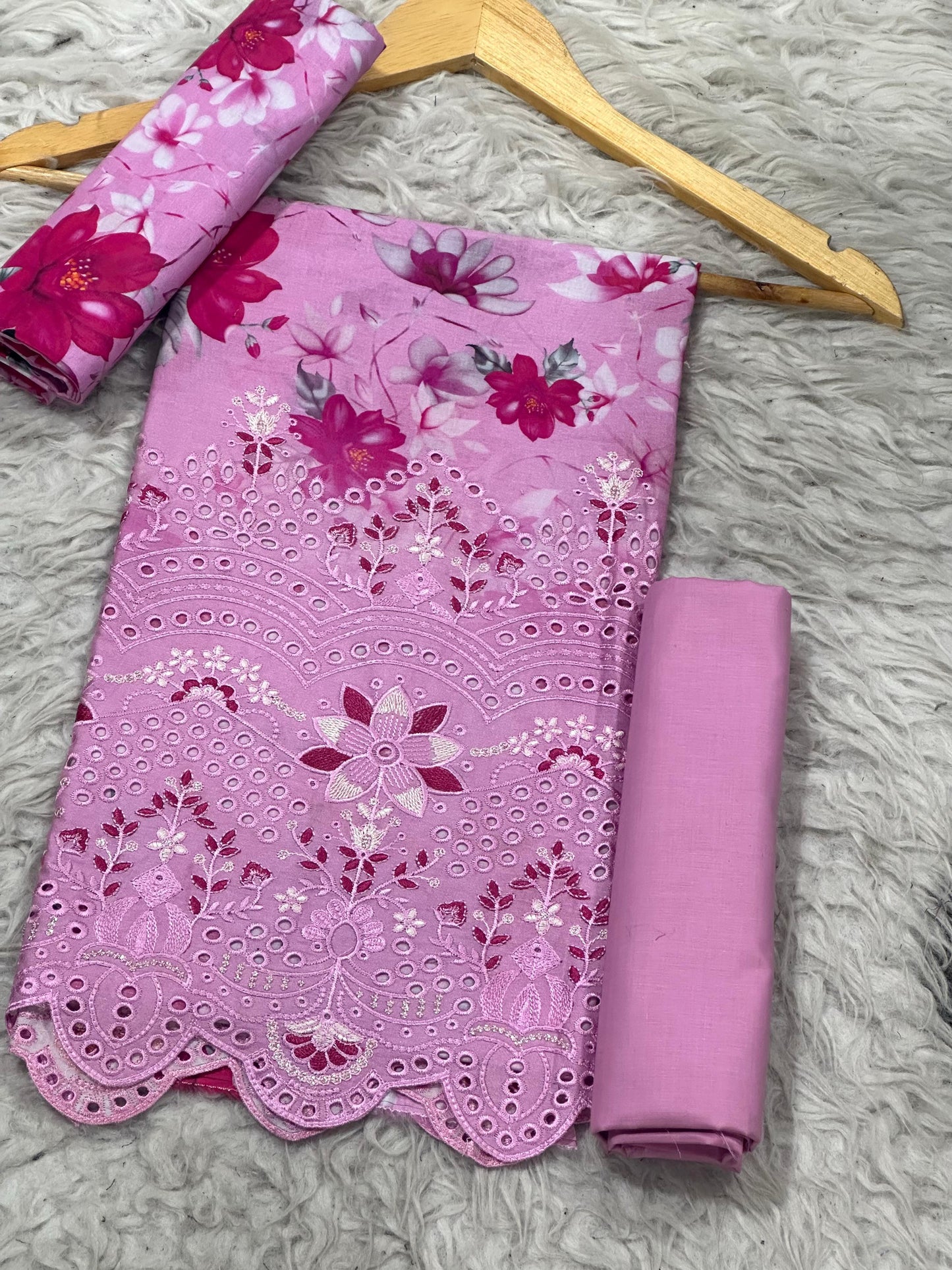 Bint-e-Naaz Orignal 2-Piece Lawn | Chicken Kari Daman