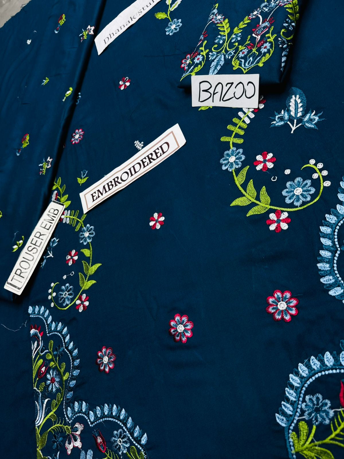 2 Piece - Unstitched Dhanak Stuff Full Embroidered Suit - Winter collection 2026