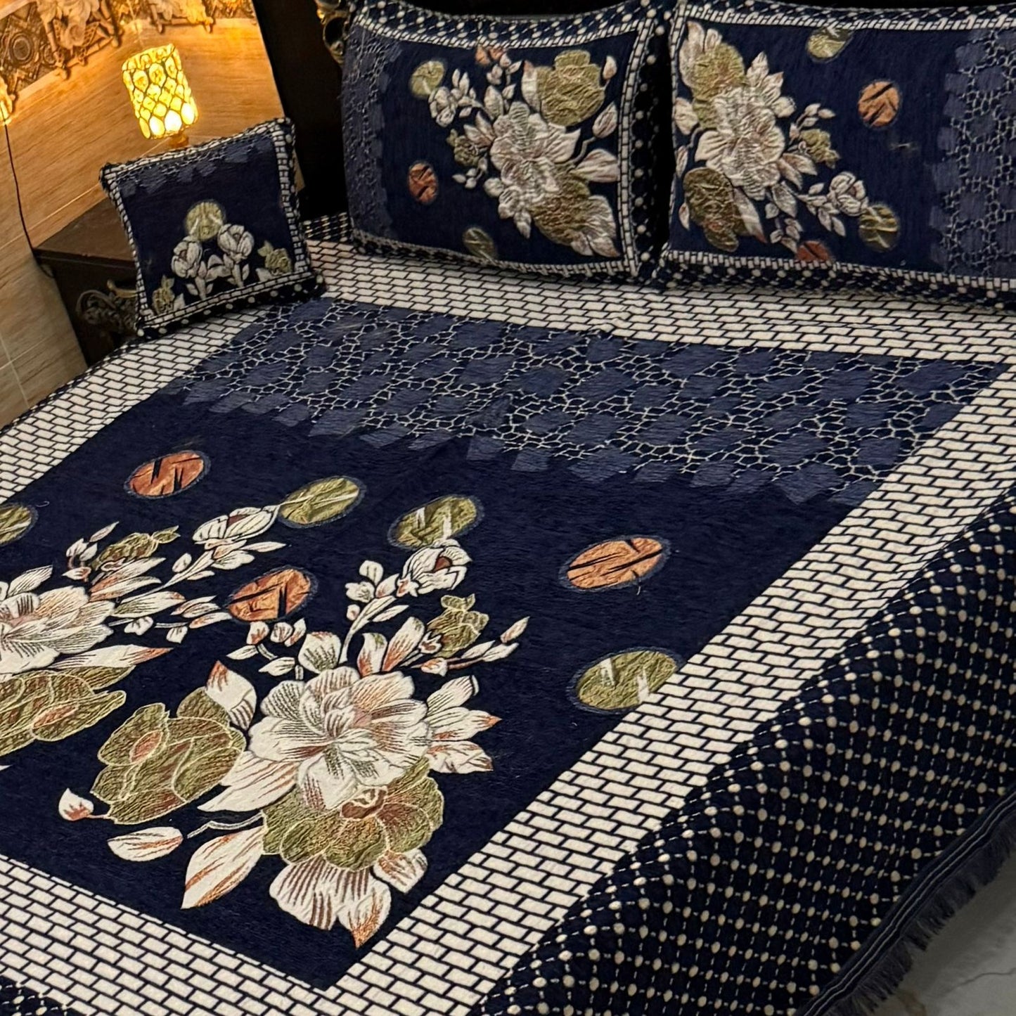 Luxury 4p premium velvet jacquard Bedsheets