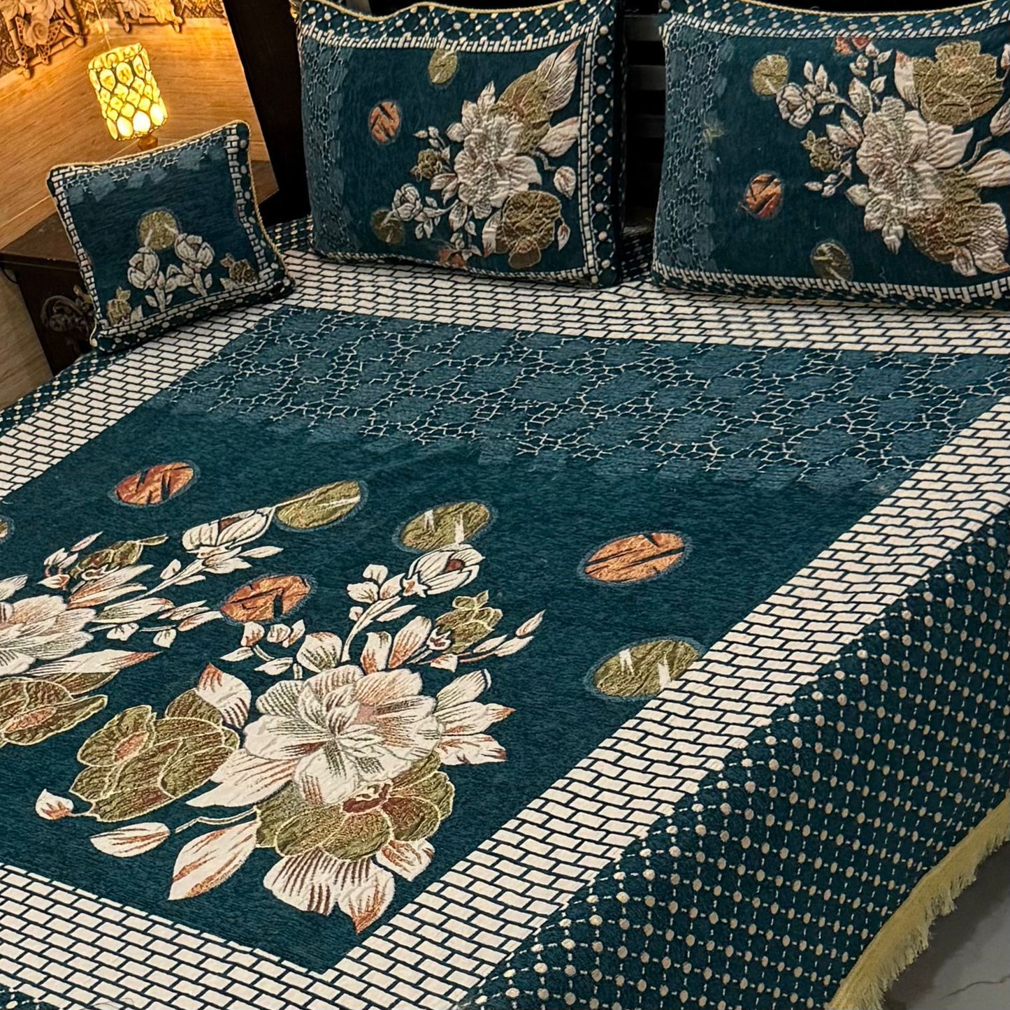 Luxury 4p premium velvet jacquard Bedsheets