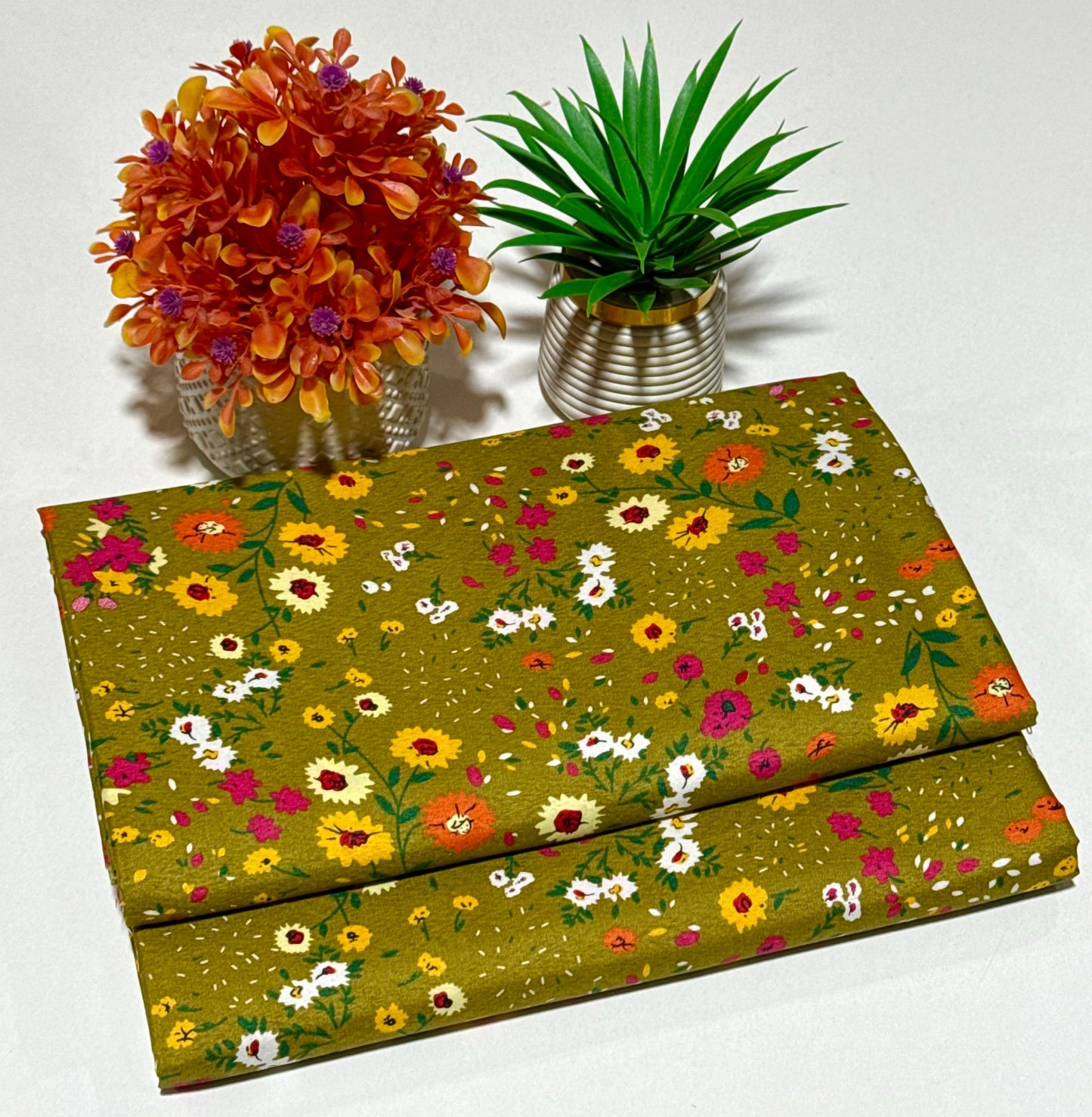 2p unstitched Roma Garments cotton ( color and stuff guaranteed)