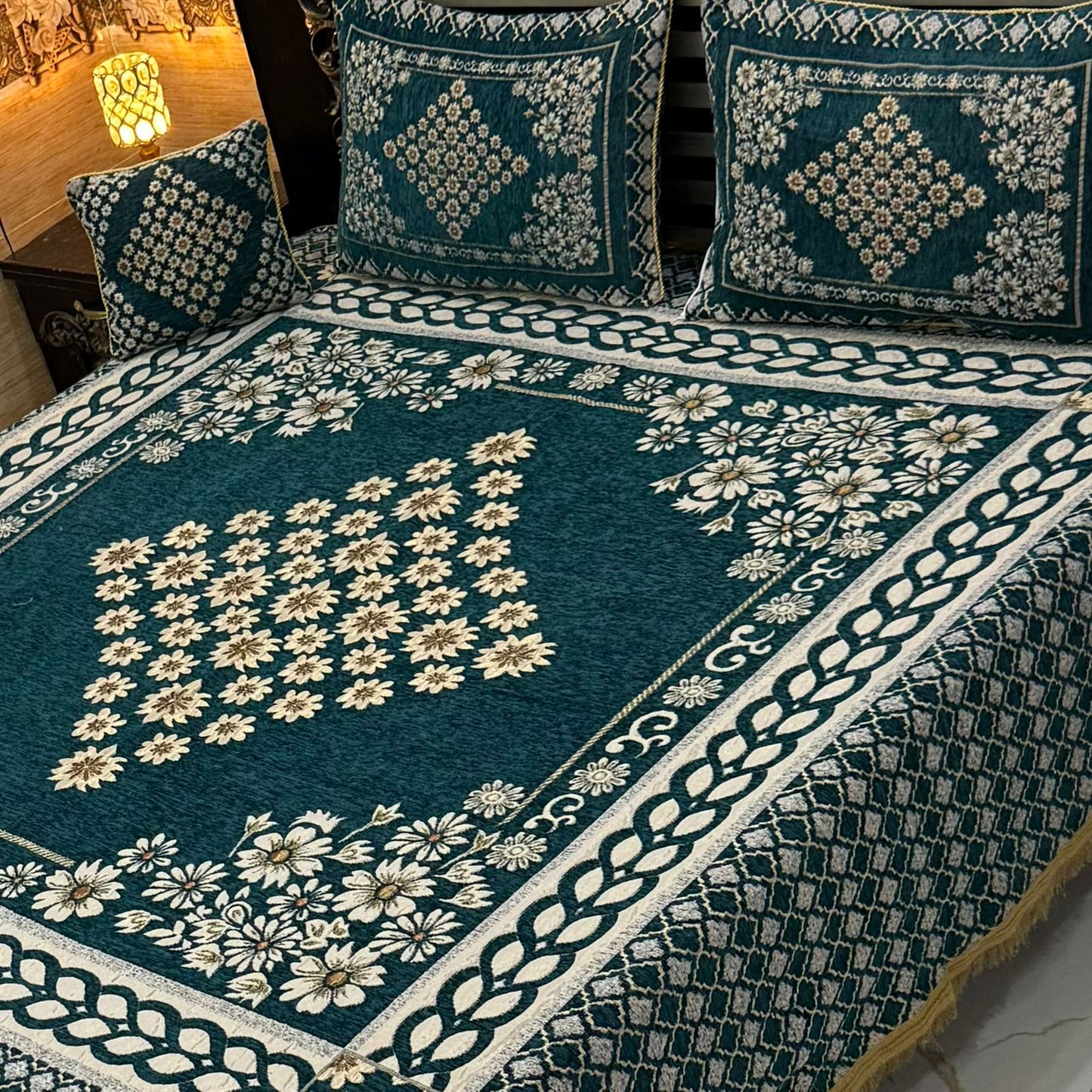 Luxury 4p premium velvet jacquard Bedsheets