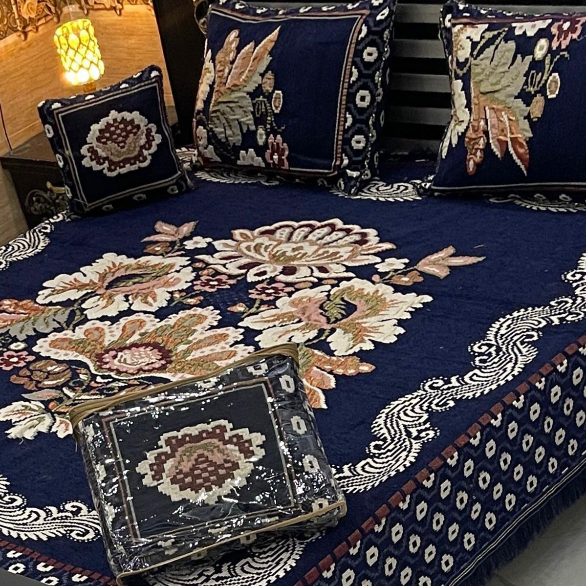 Luxury 4p premium velvet jacquard Bedsheets