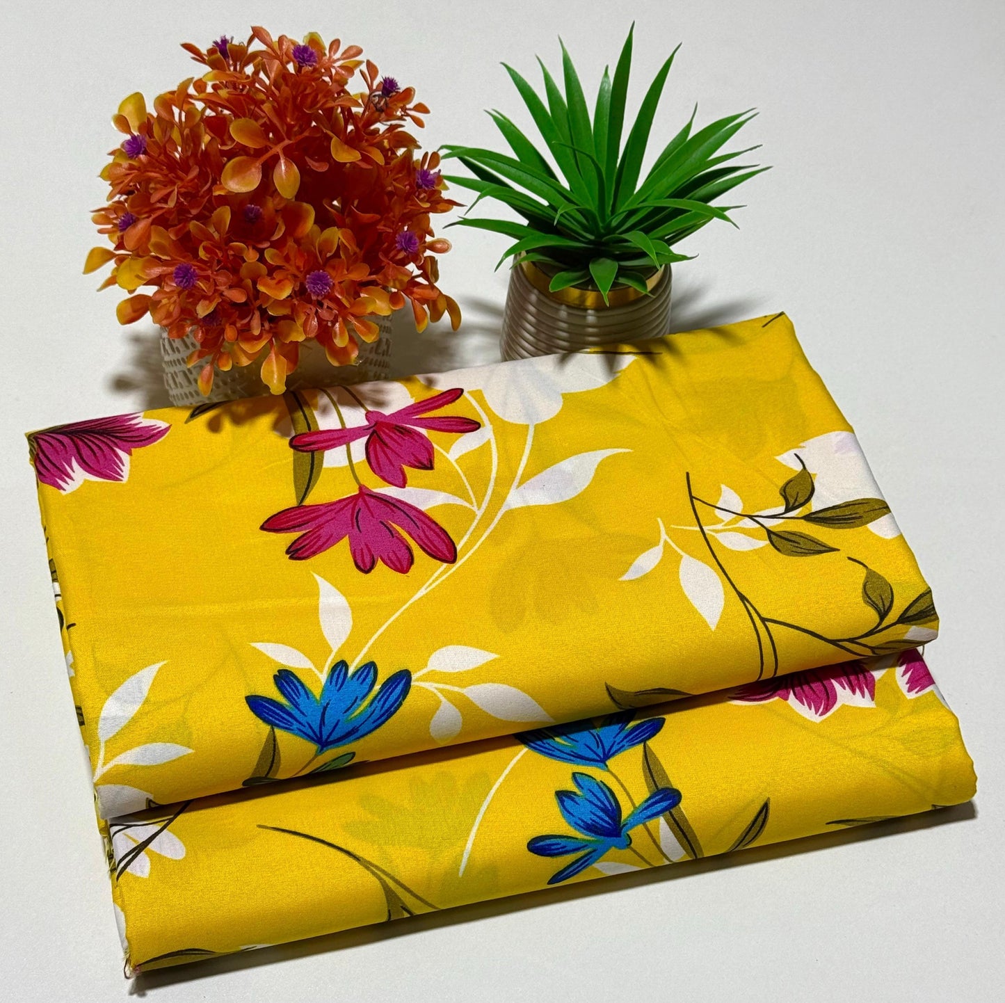 2p unstitched Roma Garments cotton ( color and stuff guaranteed)