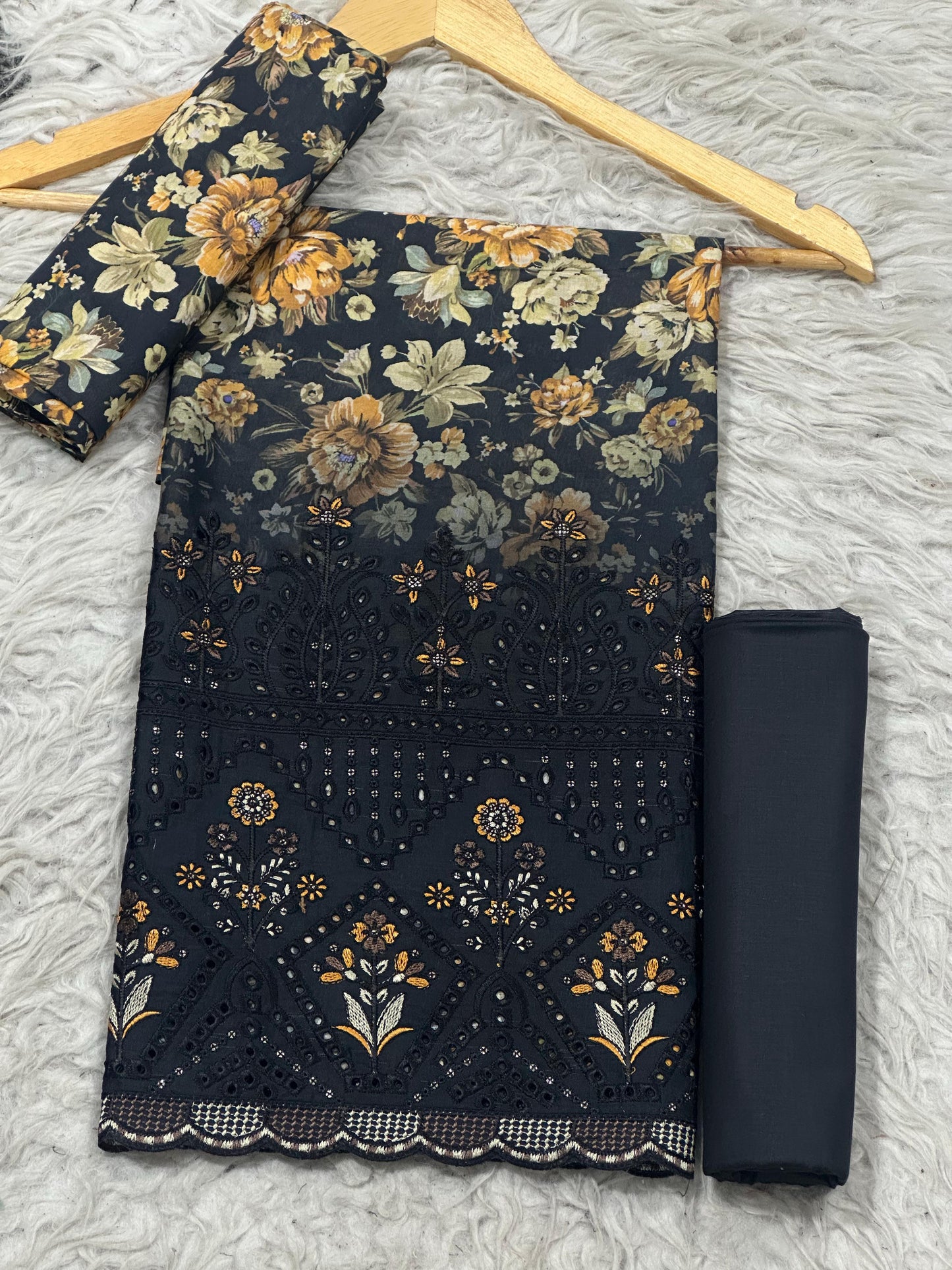 Bint-e-Naaz Orignal 2-Piece Lawn | Chicken Kari Daman