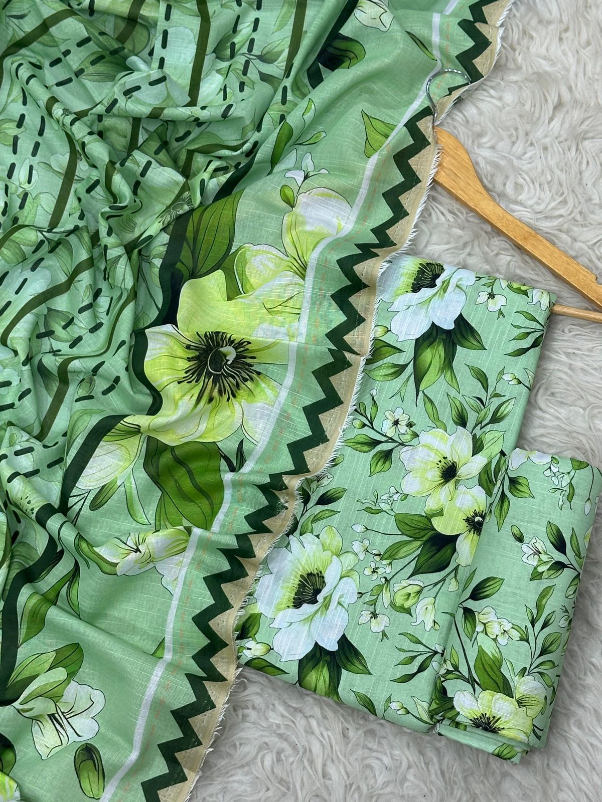 Unstitched Khaddar 3 Piece Digital Printed Dress ( Most trending)