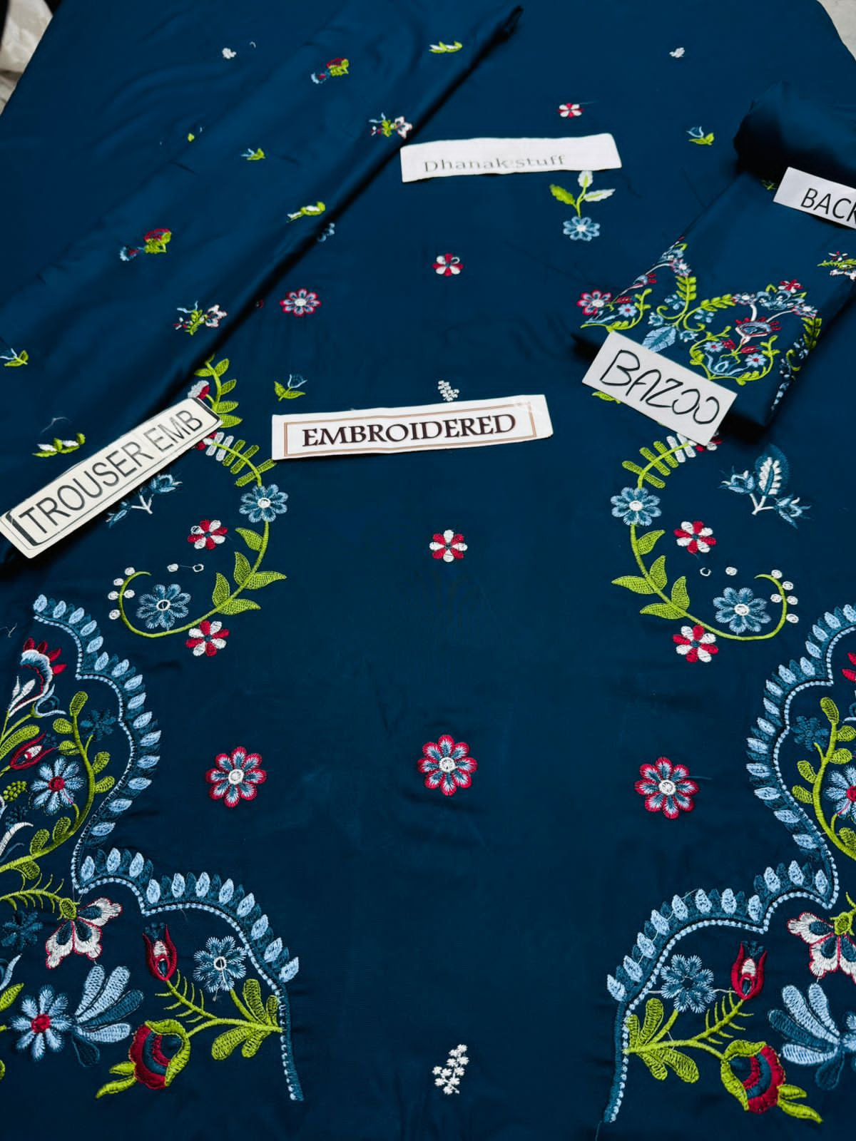 2 Piece - Unstitched Dhanak Stuff Full Embroidered Suit - Winter collection 2026