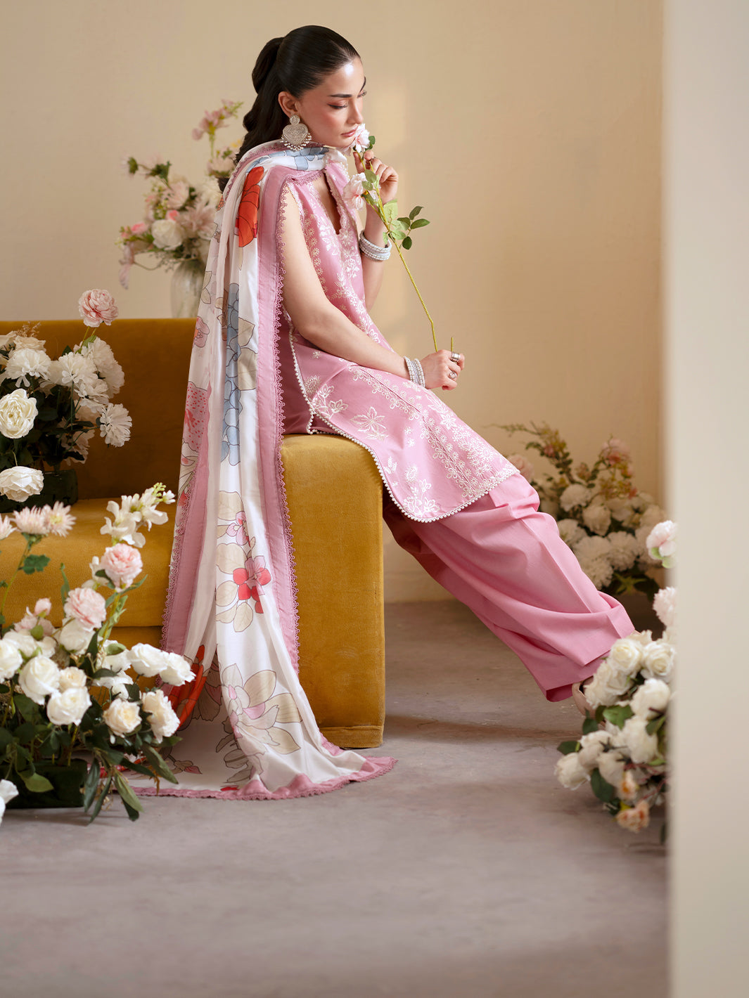 Mahnur 3p Lawn Suit 2026