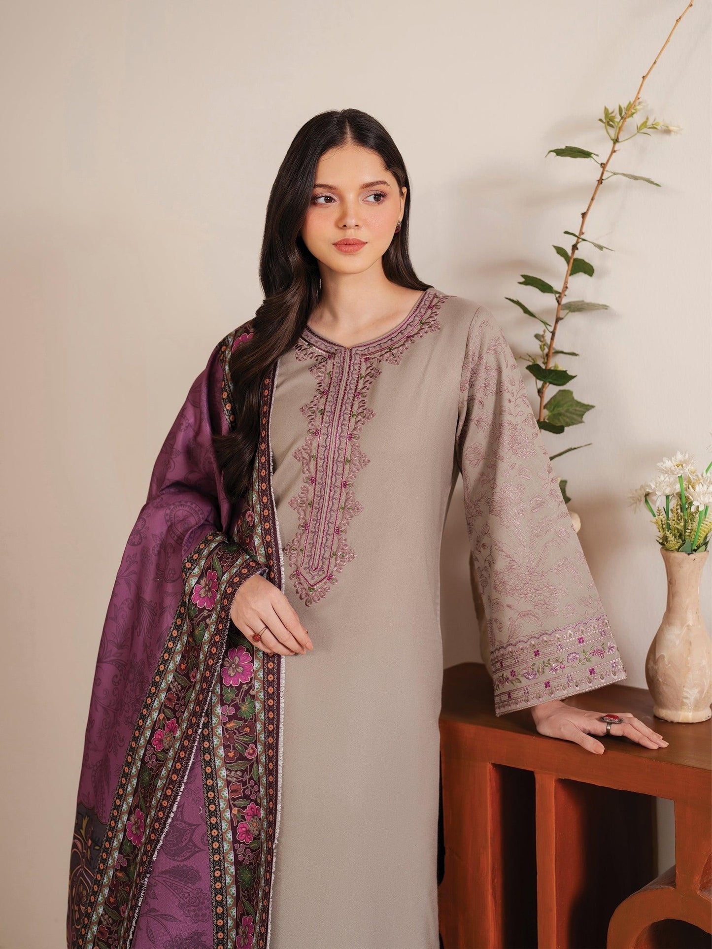 Garnet 3p Lawn Suit 2026