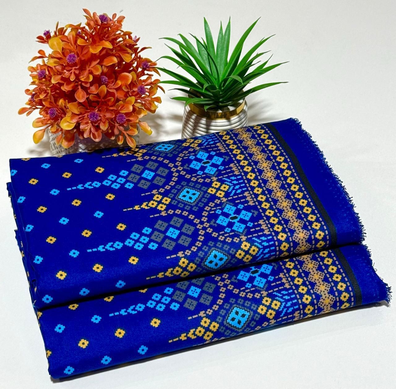 2p unstitched Roma Garments cotton ( color and stuff guaranteed)