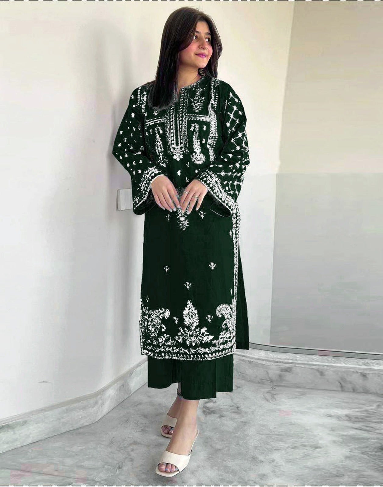2 Piece - Unstitched Dhanak Stuff Full Embroidered Suit - Winter collection 2026
